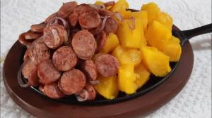 PORÇÃO LINGUIÇA COM MANDIOCA M